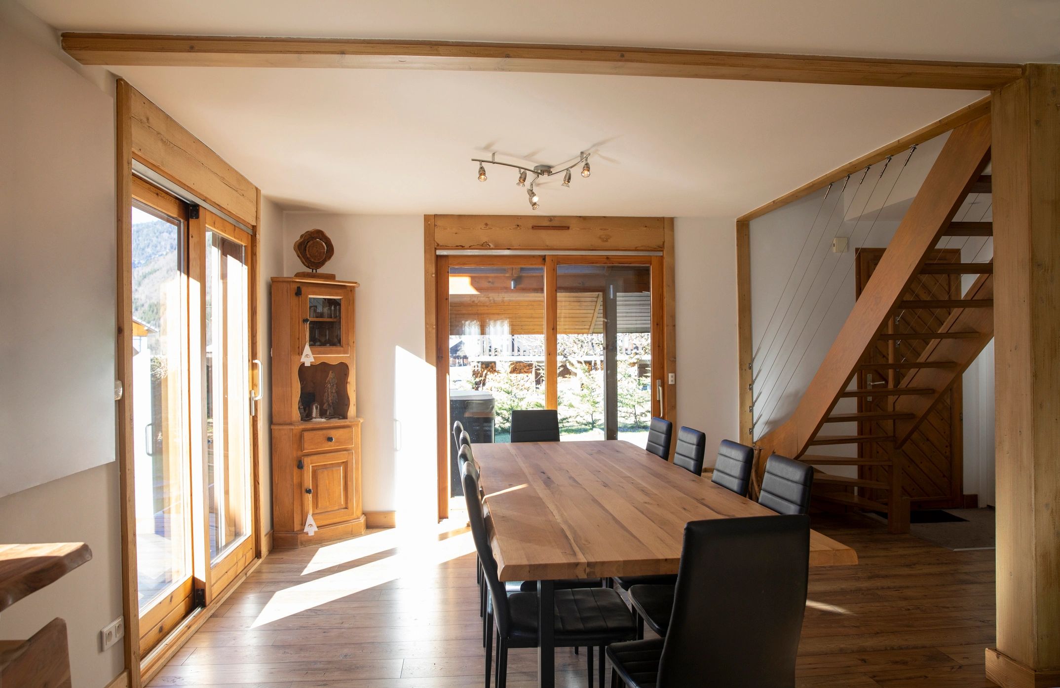 Spacious vacation rental dining area for group gatherings